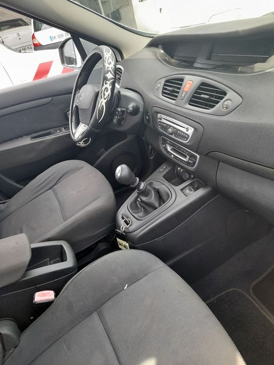 voiture occasion RENAULT SCENIC à la Réunion disponible sur noutlauto.re