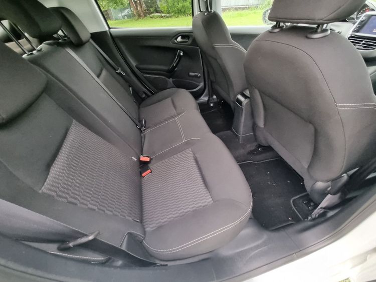voiture occasion PEUGEOT 208 à la Réunion disponible sur noutlauto.re