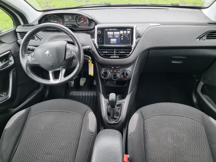 voiture occasion PEUGEOT 208 à la Réunion disponible sur noutlauto.re