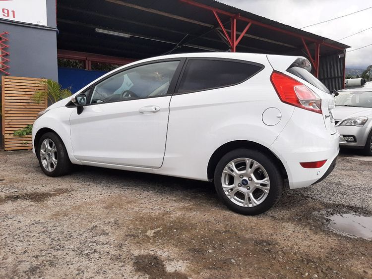 voiture occasion FORD FIESTA à la Réunion disponible sur noutlauto.re