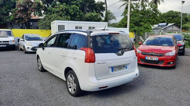 voiture occasion PEUGEOT 5008 à la Réunion disponible sur noutlauto.re