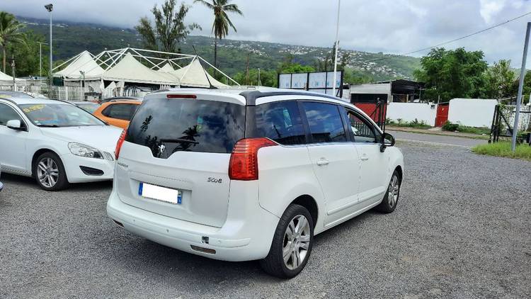 voiture occasion PEUGEOT 5008 à la Réunion disponible sur noutlauto.re