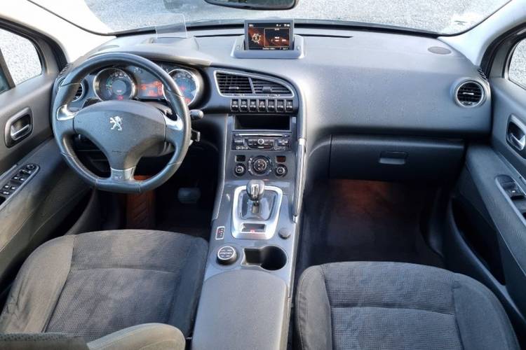 voiture occasion PEUGEOT 3008 à la Réunion disponible sur noutlauto.re