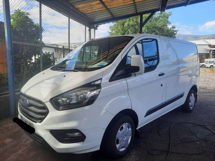 voiture occasion FORD TRANSIT CUSTOM à la Réunion disponible sur noutlauto.re