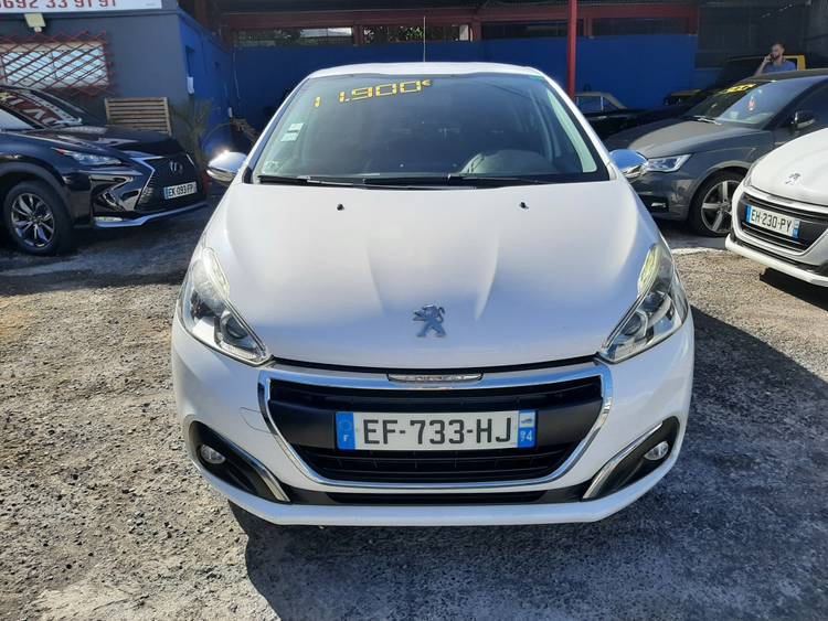 voiture occasion PEUGEOT 208 à la Réunion disponible sur noutlauto.re