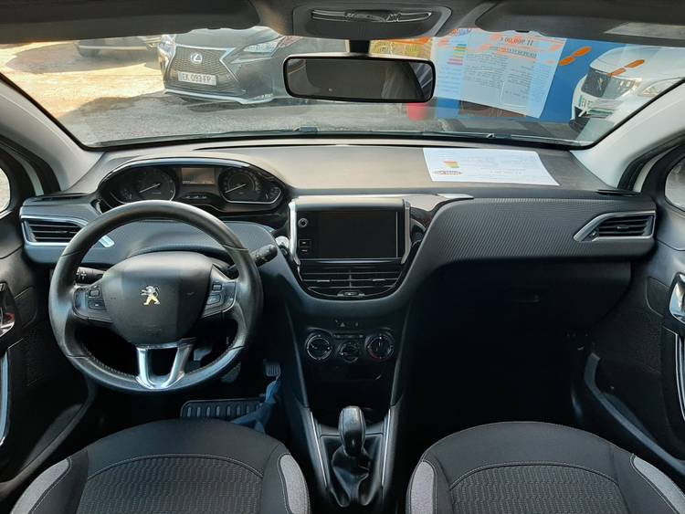 voiture occasion PEUGEOT 208 à la Réunion disponible sur noutlauto.re