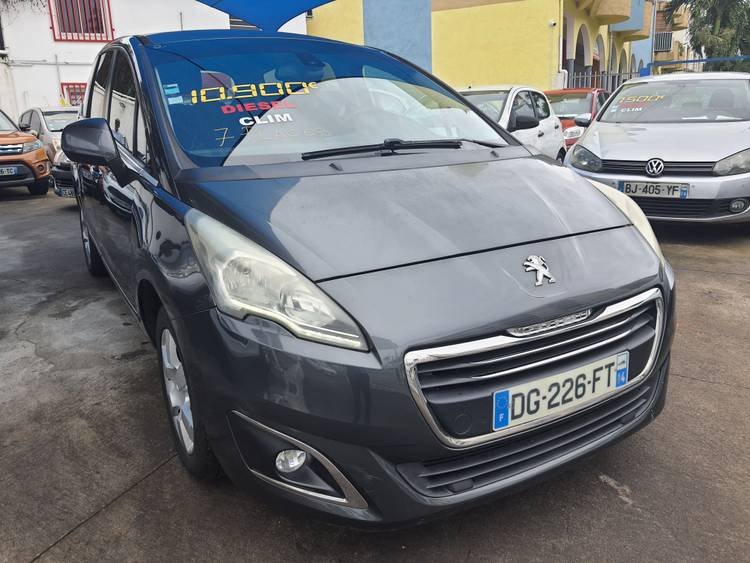 voiture occasion PEUGEOT 5008 à la Réunion disponible sur noutlauto.re