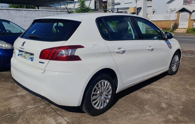 voiture occasion PEUGEOT 308 à la Réunion disponible sur noutlauto.re