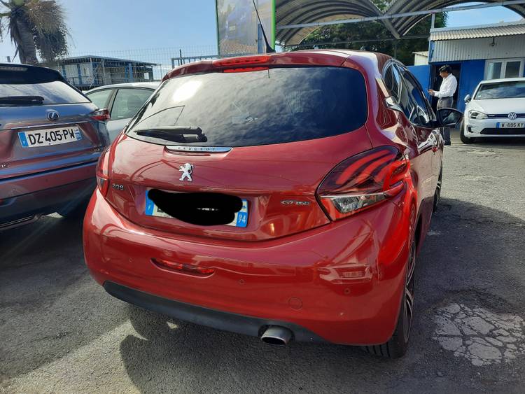 voiture occasion PEUGEOT 208 à la Réunion disponible sur noutlauto.re