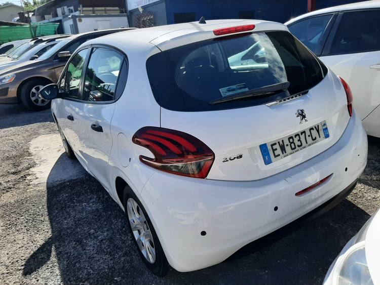 voiture occasion PEUGEOT 208 à la Réunion disponible sur noutlauto.re