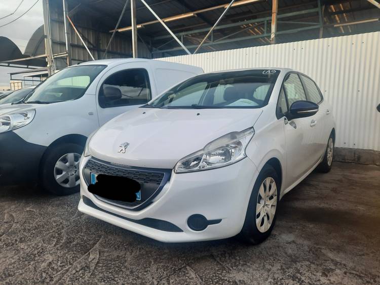 voiture occasion PEUGEOT 208 à la Réunion disponible sur noutlauto.re