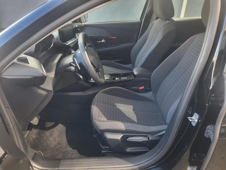voiture occasion PEUGEOT 208 à la Réunion disponible sur noutlauto.re