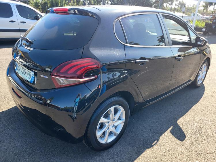 voiture occasion PEUGEOT 208 à la Réunion disponible sur noutlauto.re