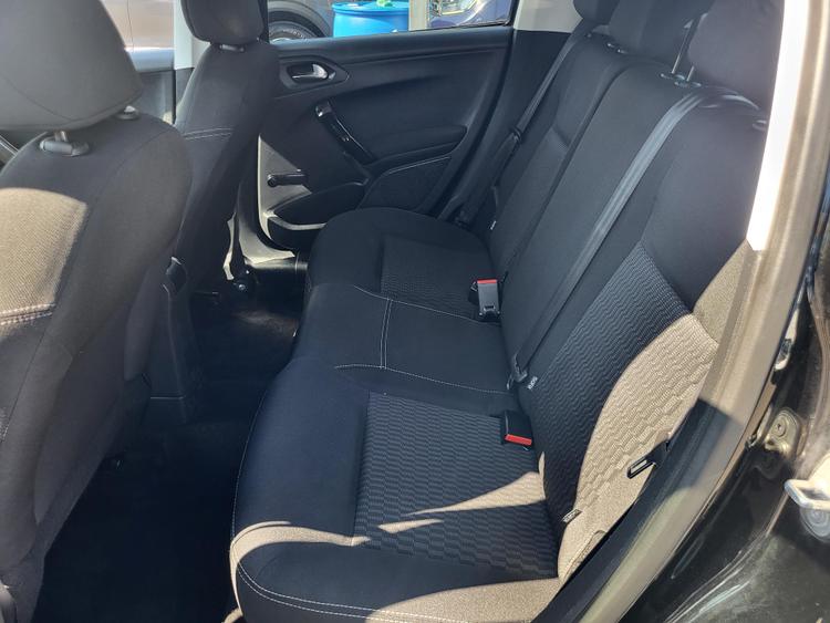 voiture occasion PEUGEOT 208 à la Réunion disponible sur noutlauto.re
