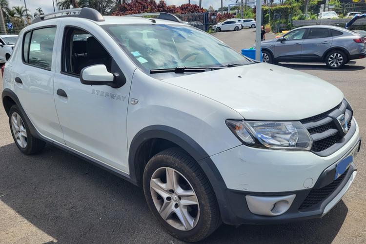 voiture occasion DACIA SANDERO à la Réunion disponible sur noutlauto.re