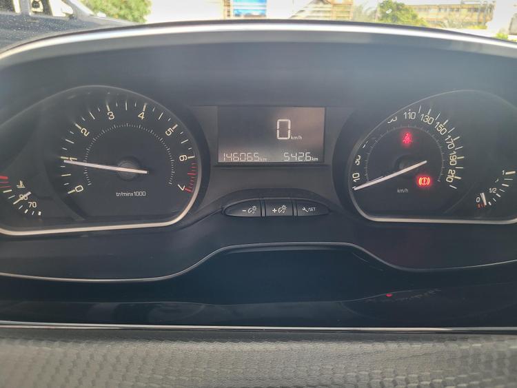 voiture occasion PEUGEOT 2008 à la Réunion disponible sur noutlauto.re