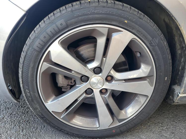 voiture occasion PEUGEOT 308 à la Réunion disponible sur noutlauto.re