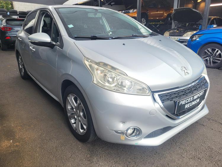 voiture occasion PEUGEOT 208 à la Réunion disponible sur noutlauto.re