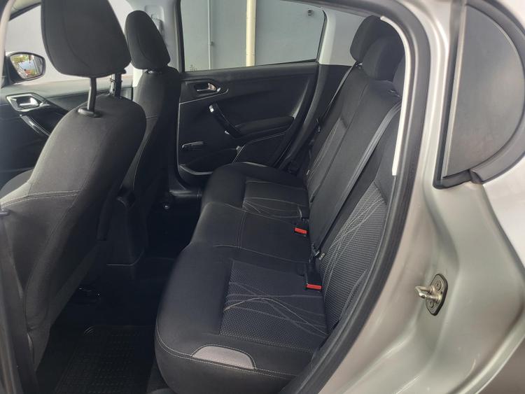 voiture occasion PEUGEOT 208 à la Réunion disponible sur noutlauto.re