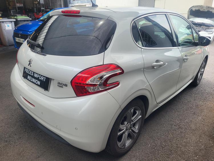 voiture occasion PEUGEOT 208 à la Réunion disponible sur noutlauto.re
