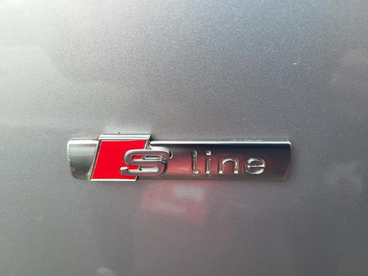 voiture occasion AUDI A4 à la Réunion disponible sur noutlauto.re