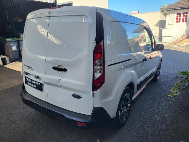 voiture occasion FORD TRANSIT CONNECT à la Réunion disponible sur noutlauto.re
