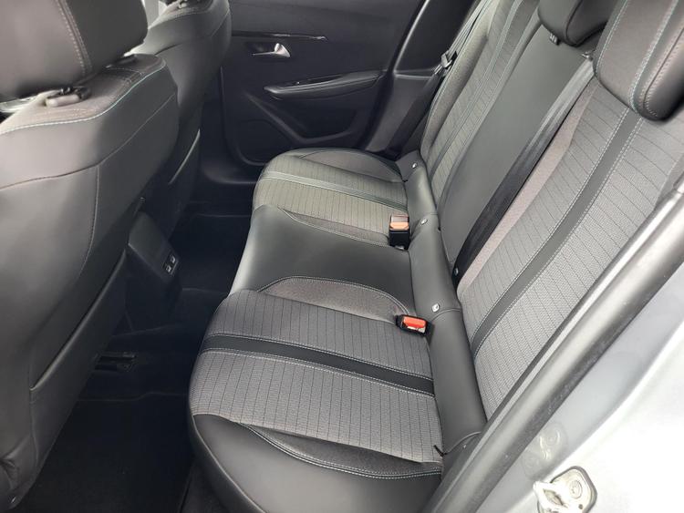 voiture occasion PEUGEOT 208 à la Réunion disponible sur noutlauto.re