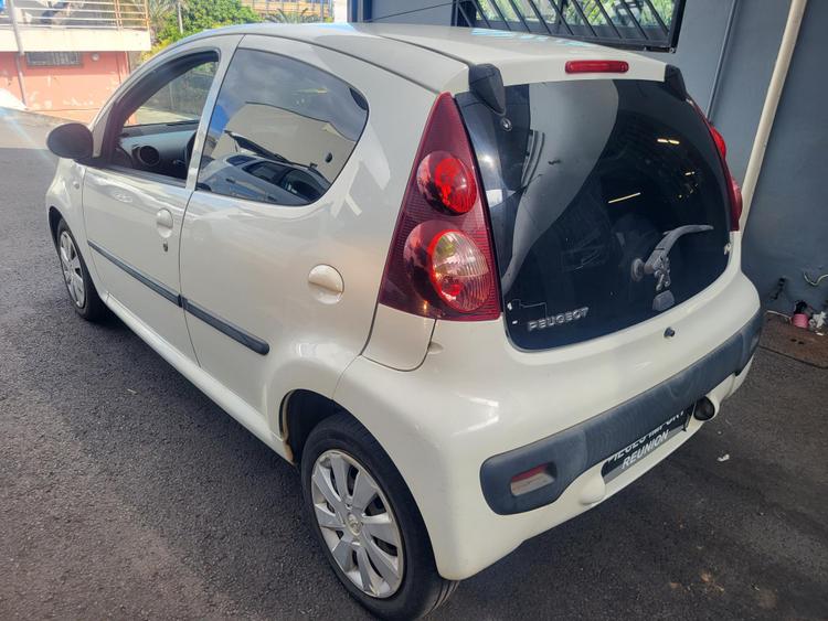 voiture occasion PEUGEOT 107 à la Réunion disponible sur noutlauto.re