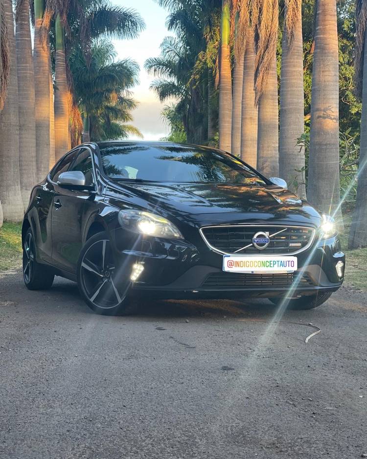 voiture occasion VOLVO V 40 à la Réunion disponible sur noutlauto.re