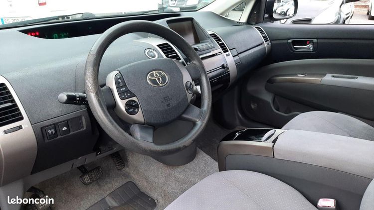 voiture occasion TOYOTA PRIUS à la Réunion disponible sur noutlauto.re