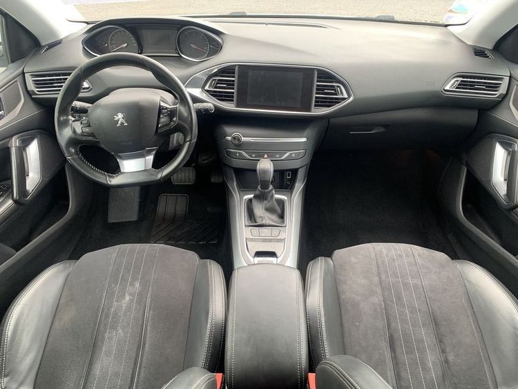 voiture occasion PEUGEOT 308 à la Réunion disponible sur noutlauto.re
