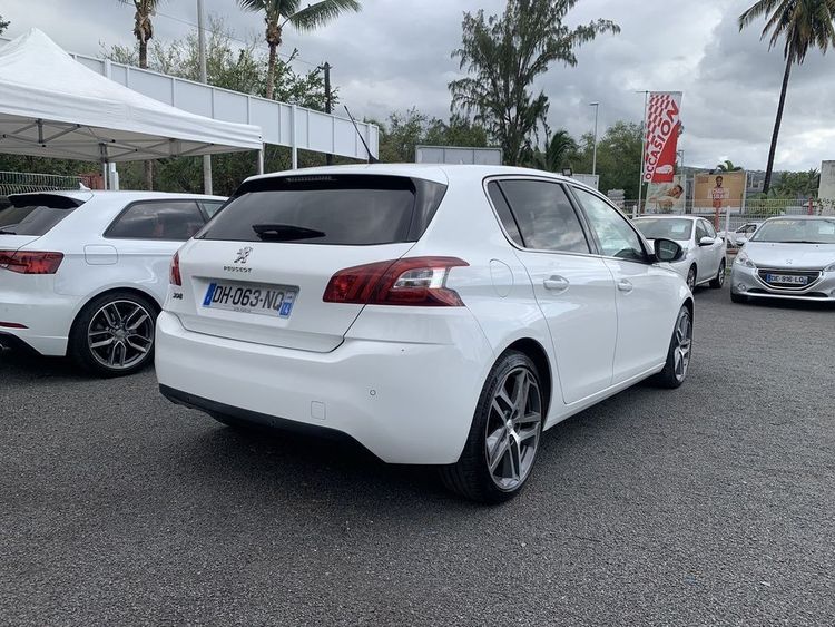 voiture occasion PEUGEOT 308 à la Réunion disponible sur noutlauto.re