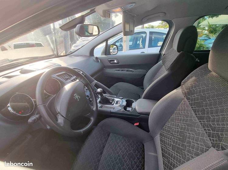 voiture occasion PEUGEOT 3008 à la Réunion disponible sur noutlauto.re