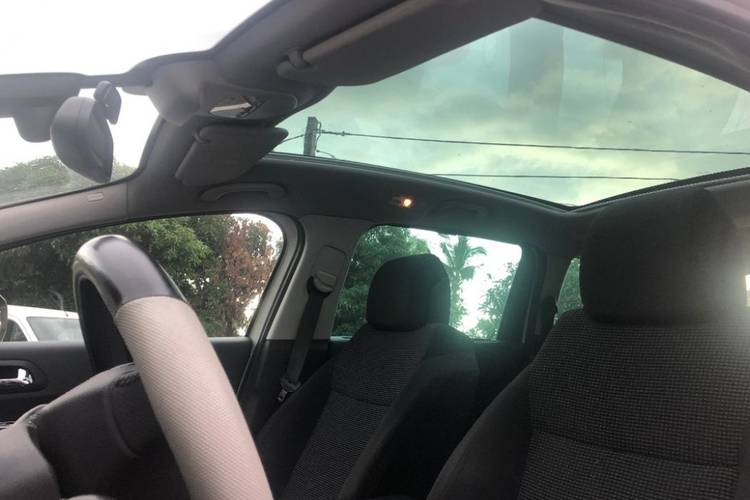voiture occasion PEUGEOT 5008 à la Réunion disponible sur noutlauto.re