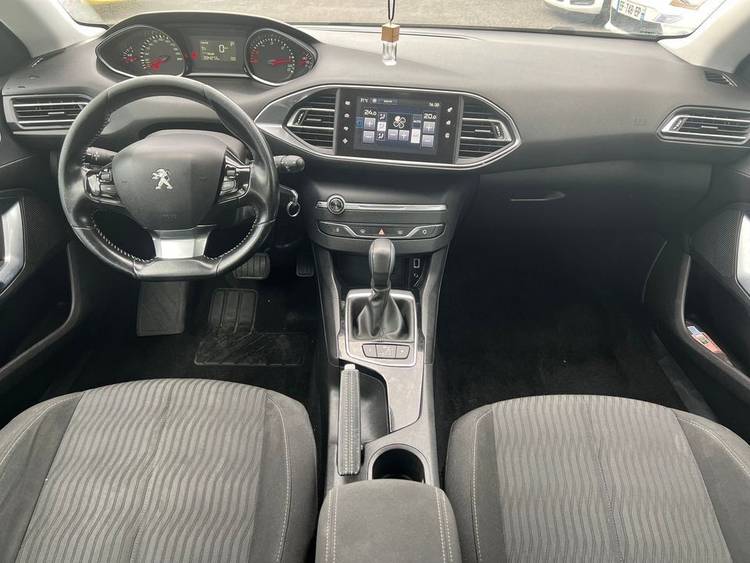 voiture occasion PEUGEOT 308 à la Réunion disponible sur noutlauto.re