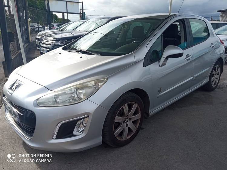 voiture occasion PEUGEOT 308 à la Réunion disponible sur noutlauto.re