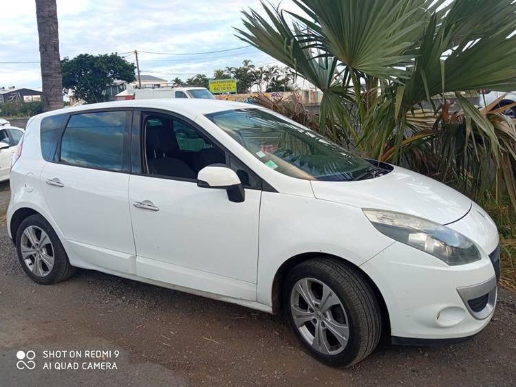 voiture occasion RENAULT SCENIC à la Réunion disponible sur noutlauto.re