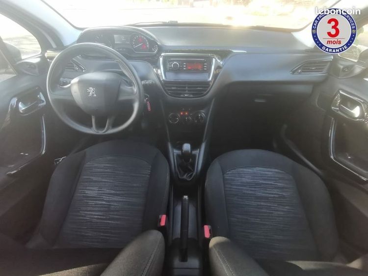 voiture occasion PEUGEOT 208 à la Réunion disponible sur noutlauto.re
