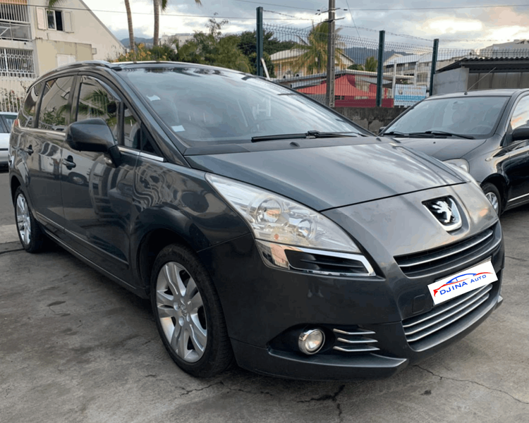 voiture occasion PEUGEOT 5008 à la Réunion disponible sur noutlauto.re