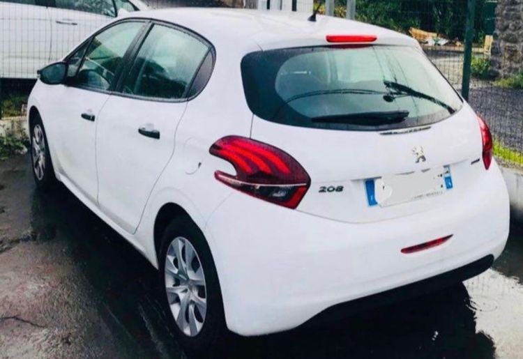 voiture occasion PEUGEOT 208 à la Réunion disponible sur noutlauto.re