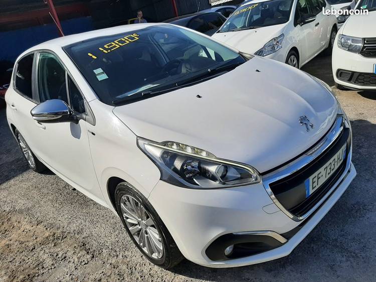 voiture occasion PEUGEOT 208 à la Réunion disponible sur noutlauto.re