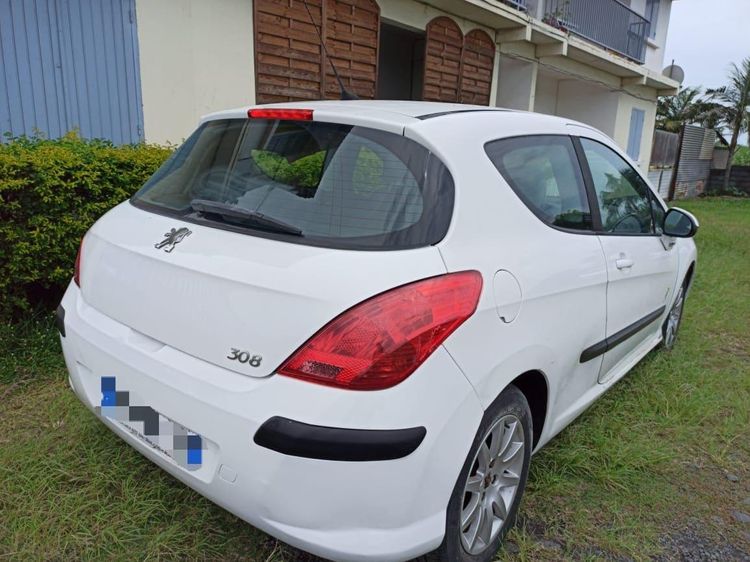 voiture occasion PEUGEOT 308 à la Réunion disponible sur noutlauto.re