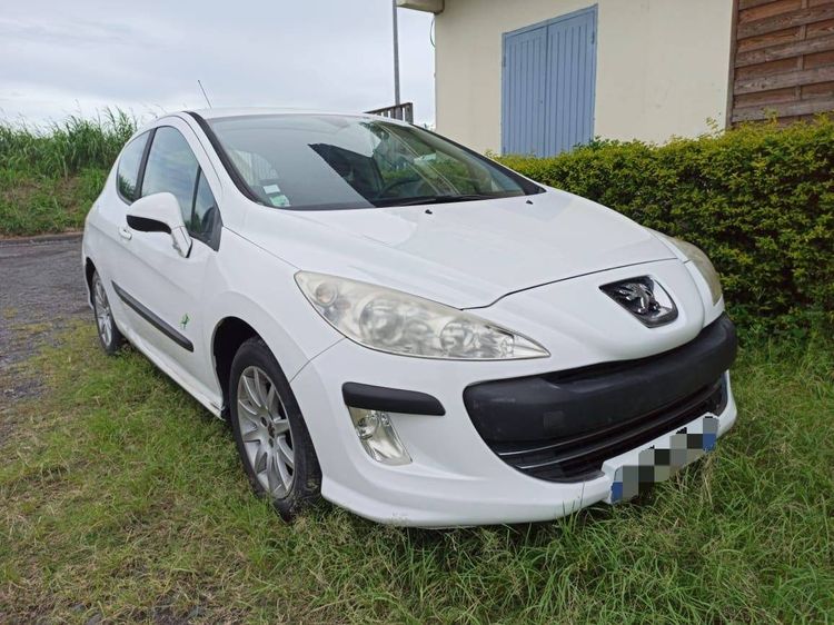 voiture occasion PEUGEOT 308 à la Réunion disponible sur noutlauto.re