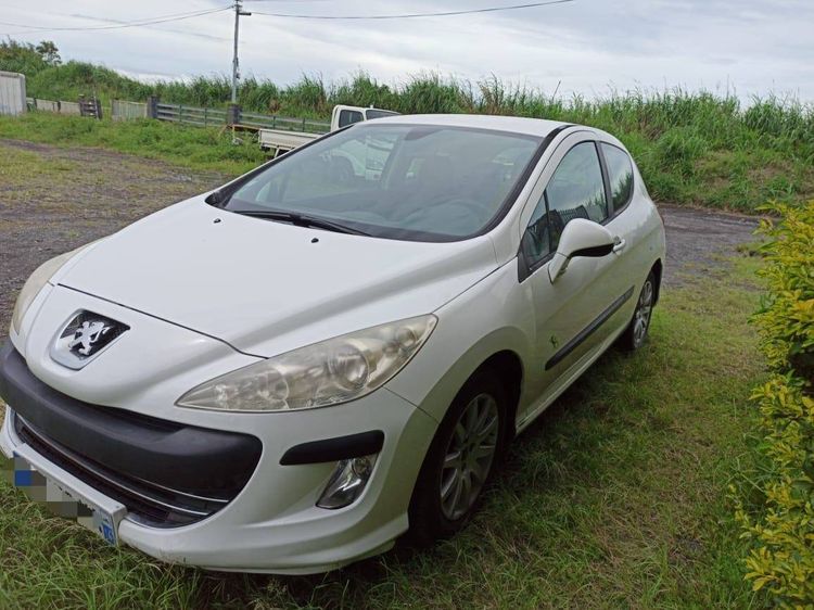 voiture occasion PEUGEOT 308 à la Réunion disponible sur noutlauto.re