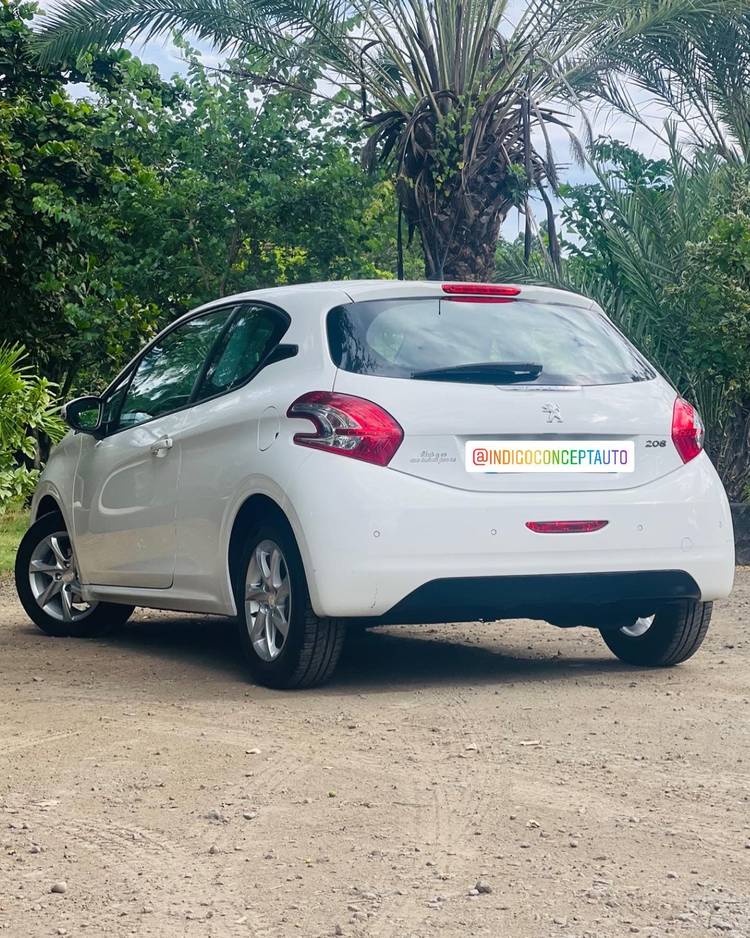 voiture occasion PEUGEOT 208 à la Réunion disponible sur noutlauto.re