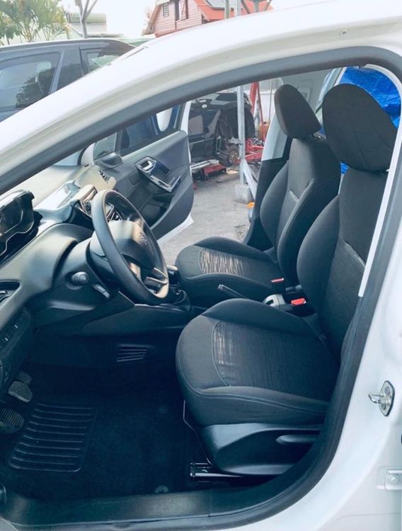 voiture occasion PEUGEOT 208 à la Réunion disponible sur noutlauto.re