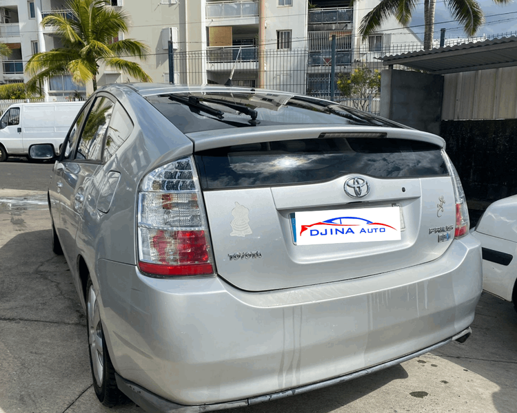 voiture occasion TOYOTA PRIUS à la Réunion disponible sur noutlauto.re