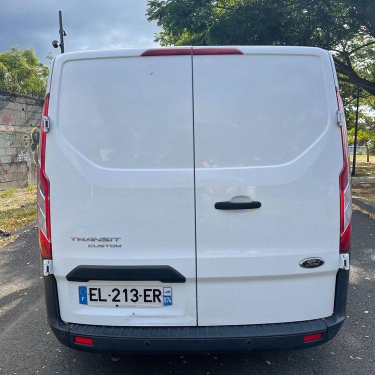 voiture occasion FORD TRANSIT CUSTOM à la Réunion disponible sur noutlauto.re