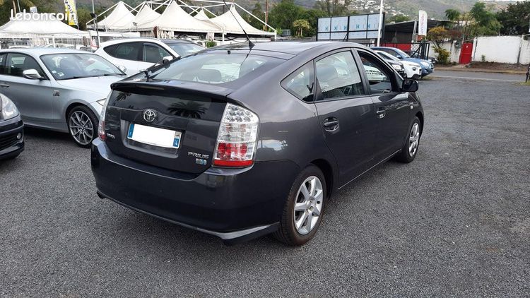 voiture occasion TOYOTA PRIUS à la Réunion disponible sur noutlauto.re