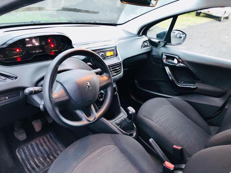 voiture occasion PEUGEOT 208 à la Réunion disponible sur noutlauto.re